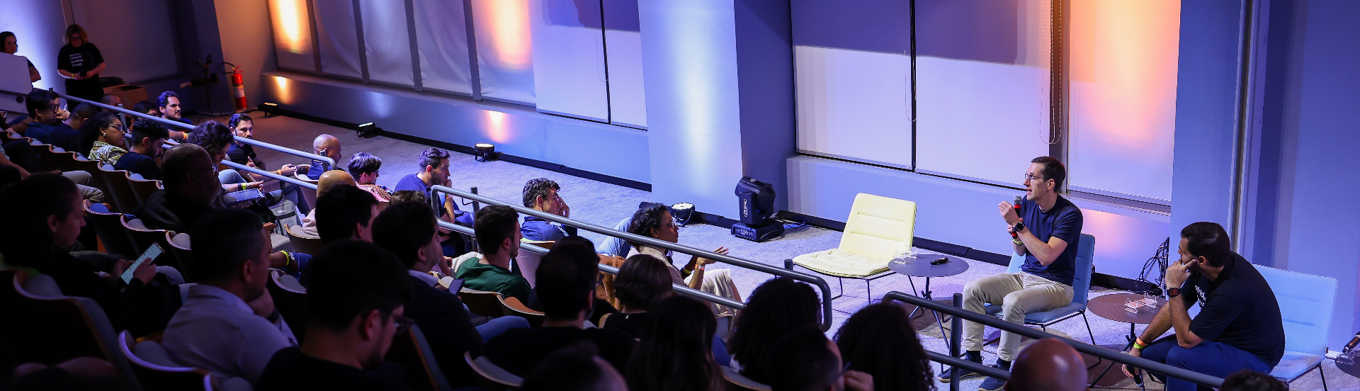 Participantes do programa em evento de tech leadership